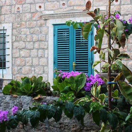 Lizaelle Gardens