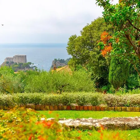Lizaelle Gardens *